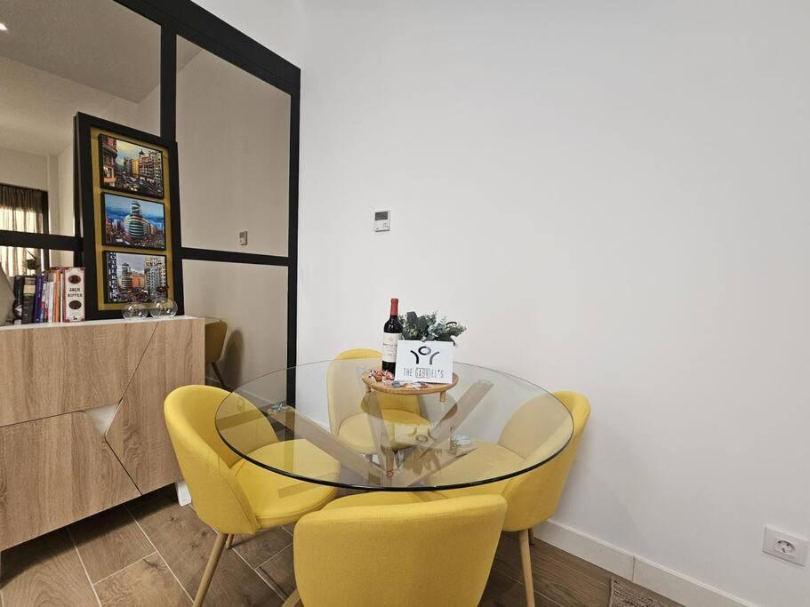 Appartamento The Gabriels Con Terraza Madrid Esterno foto